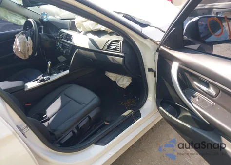 2017 BMW 320I z USA, uszkodzony, nr VIN WBA8E1G34HNU18308